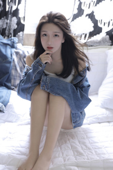 动漫女扒开腿爆乳无遮挡